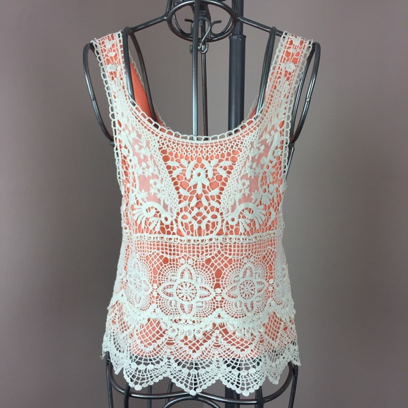 Staring at stars coral crochet lace tank top - Picture 4 of 6